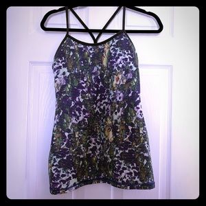 EUC Lululemon Power Y Tank w/ built-in bra